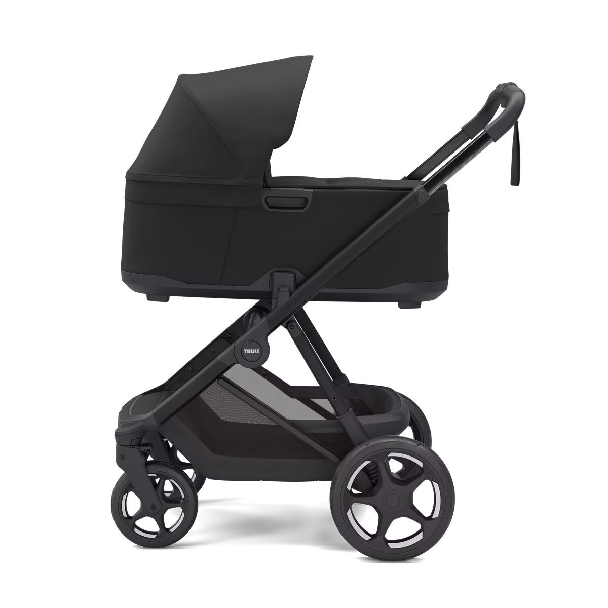 Thule Charm 2 in 1
täissuuruses jalutuskäru ja häll must